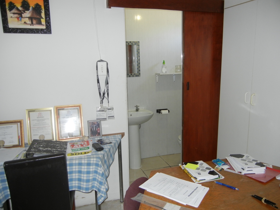 9 Bedroom Property for Sale in Sunnyridge Eastern Cape